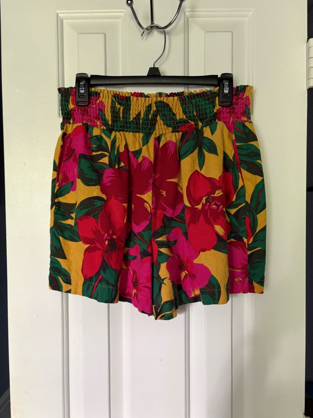 C&C California Floral Linen Blend Waist Shorts Size L With Pockets